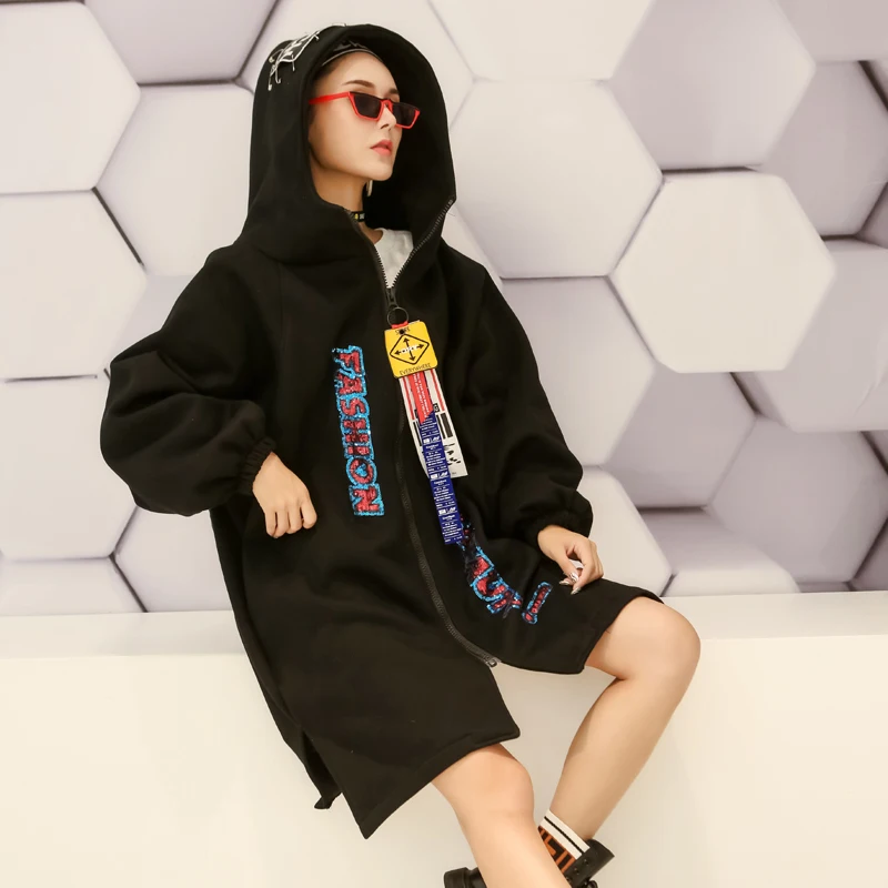 

Tide brand 2018 autumn new heavy work sequins plus velvet loose large size ladies sweater hooded printing long coat female