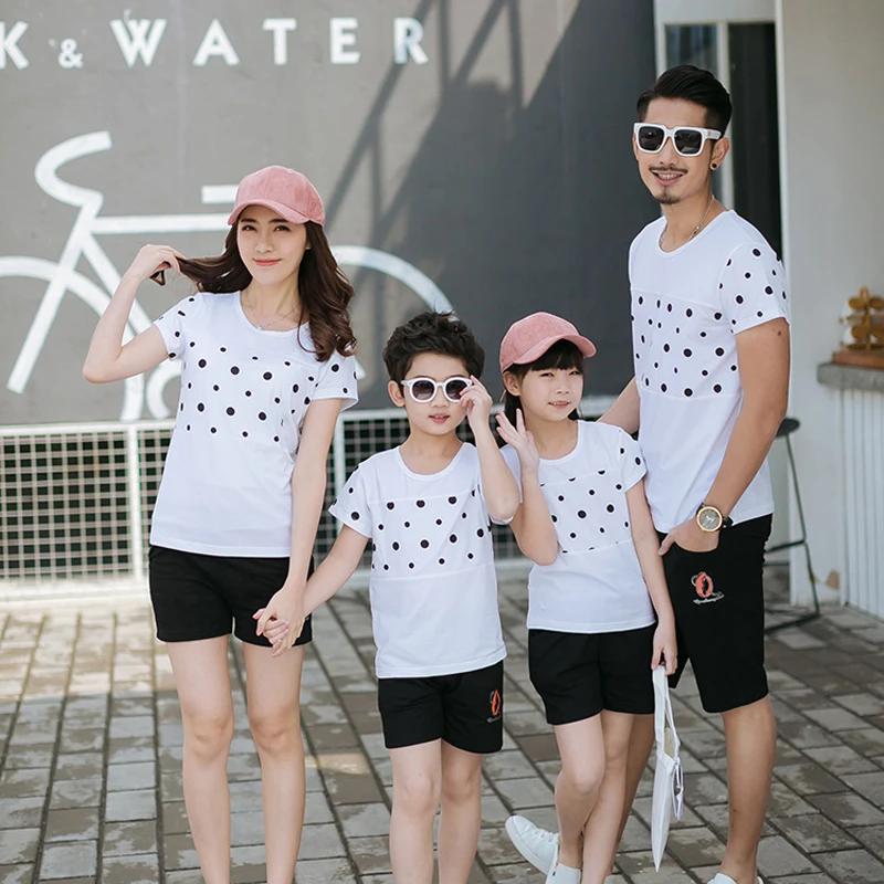 mom dad son and daughter matching outfits