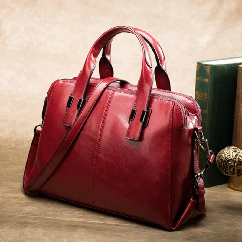 

European and American fashion leather female models large bag 2018 new simple casual leather Messenger bag