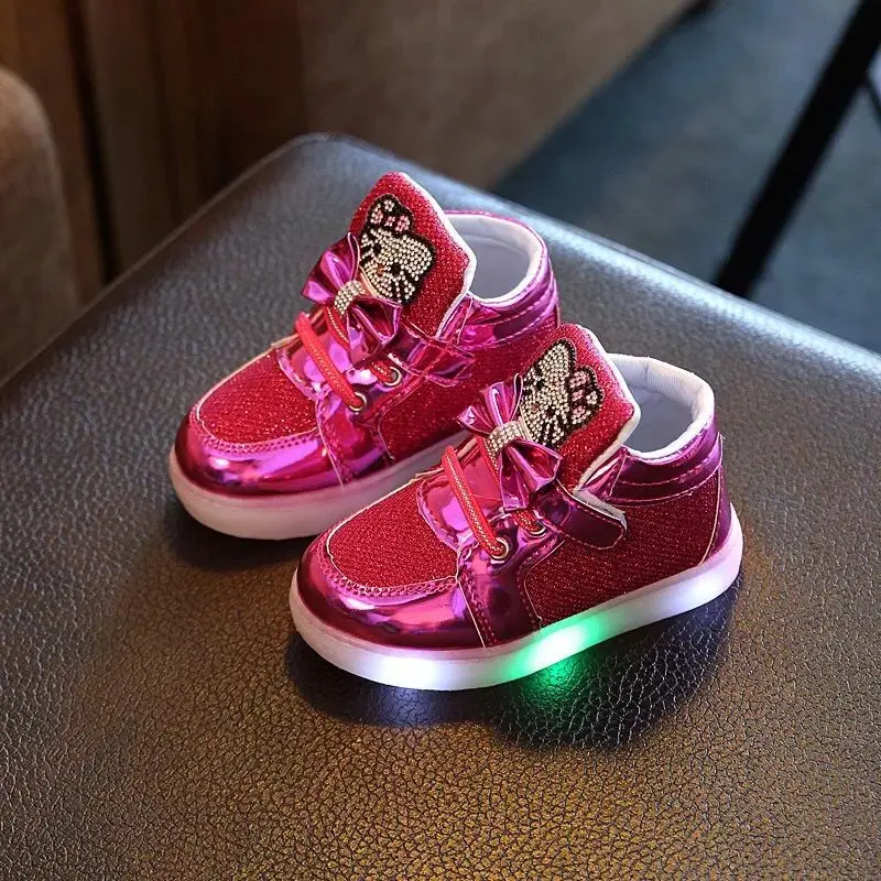 Новая детская светящаяся обувь для мальчиков обувь для бега обувь для девочек детские мигающие огни модные кроссовки для маленьких детей