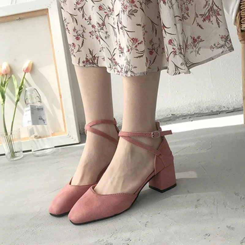 

2019 new spring single shoes one word buckle thick with square head Baotou high heels small fresh high heels women