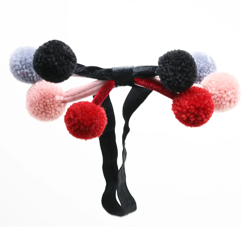 

NEW WINTER Girls yarn pompom color comb