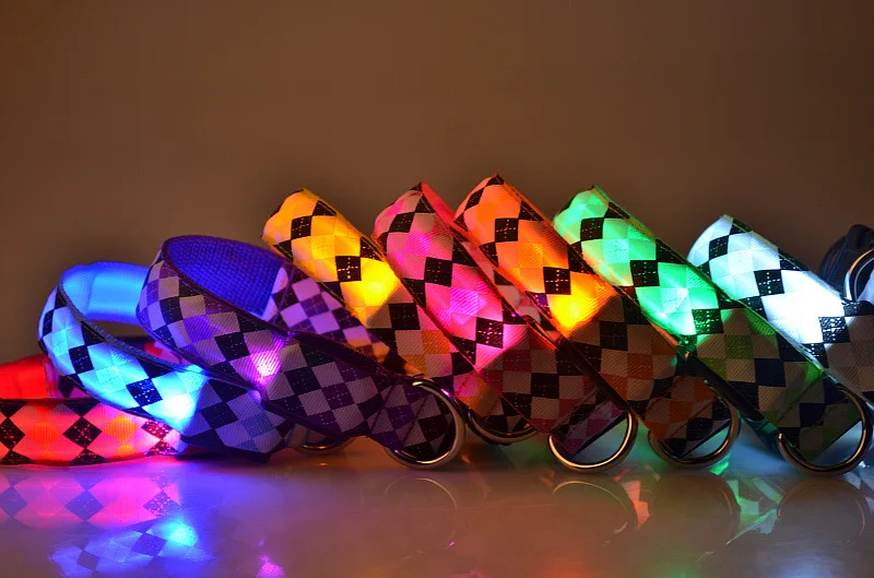 

Pets Dogs Nylon Night Safety Rhombus Pattern Collar Light Night Up Bright Flashing LED Adjustable Collars S M L XL Wholesales