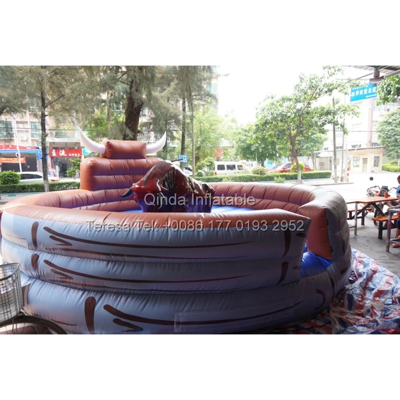 inflatable bull ride mat(2)