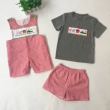 Puresun Factory Wholesale Hot Sale Summer Design Girl Chicken Embroidery Dress With Red Seersucker Ruffle Shorts Match Boy Set