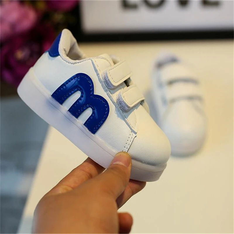 LED Shoes Luminous Sneakers Light Shoes Glowing Sneakers with Luminous Sole Basket for Boys&Girls Shoes Tenis Kids Shoes