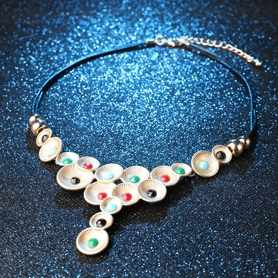 Роскошные винтажные ожерелья для женщин ювелирные изделия инкрустированные кристаллами цвет золото преувеличенные воротник ожерелье аксессуары Подарки