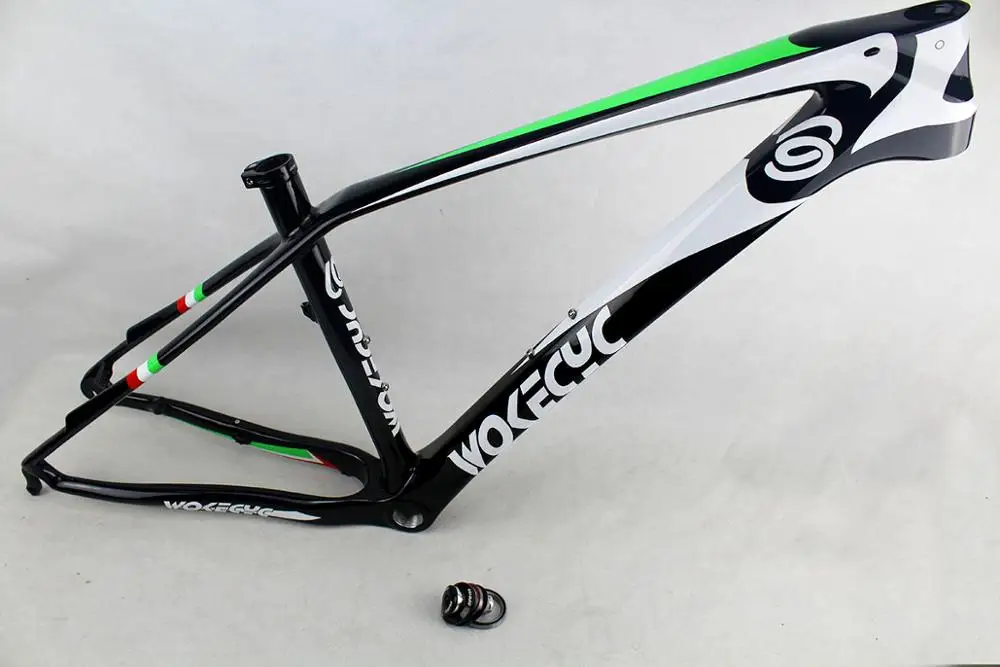 Top carbon fiber mtb frame 26er Glossy 26" mountain bikes frame 26  carbon bicycle frames BSA  BB68 white green  Italian flag Glossy 3