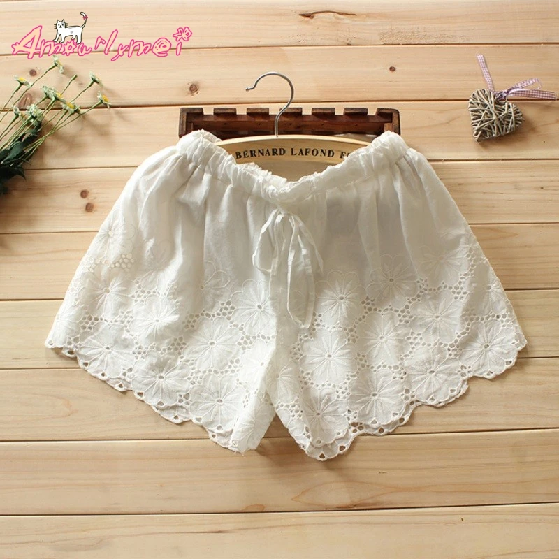 

2018 Summer new women elastic waist cotton lace shorts casual loose high waist white shorts Japanese Mori Girl