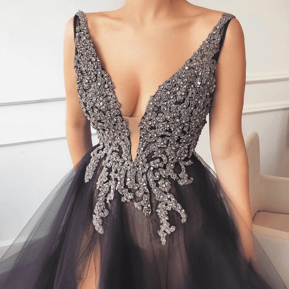 

SuperKimJo Deep V Neck Prom Dresses 2019 Black Beaded Tulle Luxury Prom Gown Vestidos De Fiesta De Noche Largos Elegantes