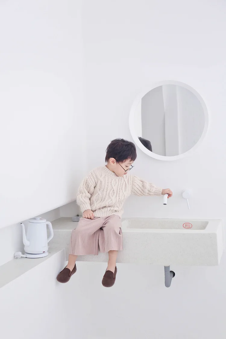 9130435830_2097721437