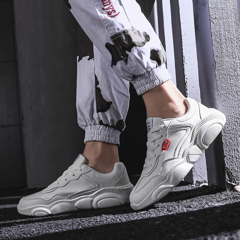 

HYFMWZS High Quality Unisex Running Shoes Men&Women Breathable Sneakers 2019 Krasovki Non-slip Women Sport Shoes Men Size 35-44