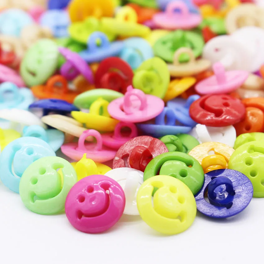 

Smile Face Buttons Sewing Craft Clothes Accessories 1.5CM Buttons Botones For Scrapbooking Dyed Plastic Randomly Mixed