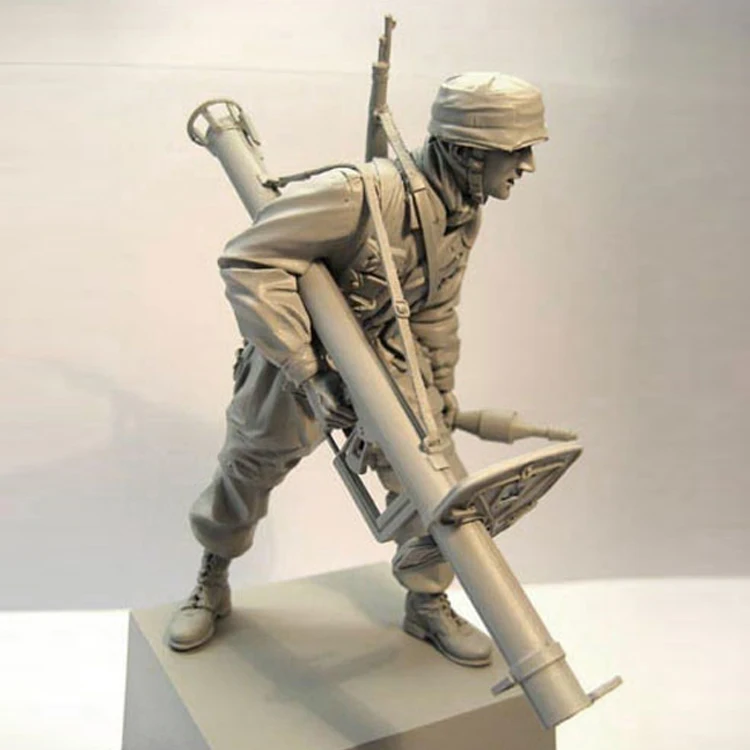 

1/16 Scale Resin Figure soldier With Bazooka 120mm