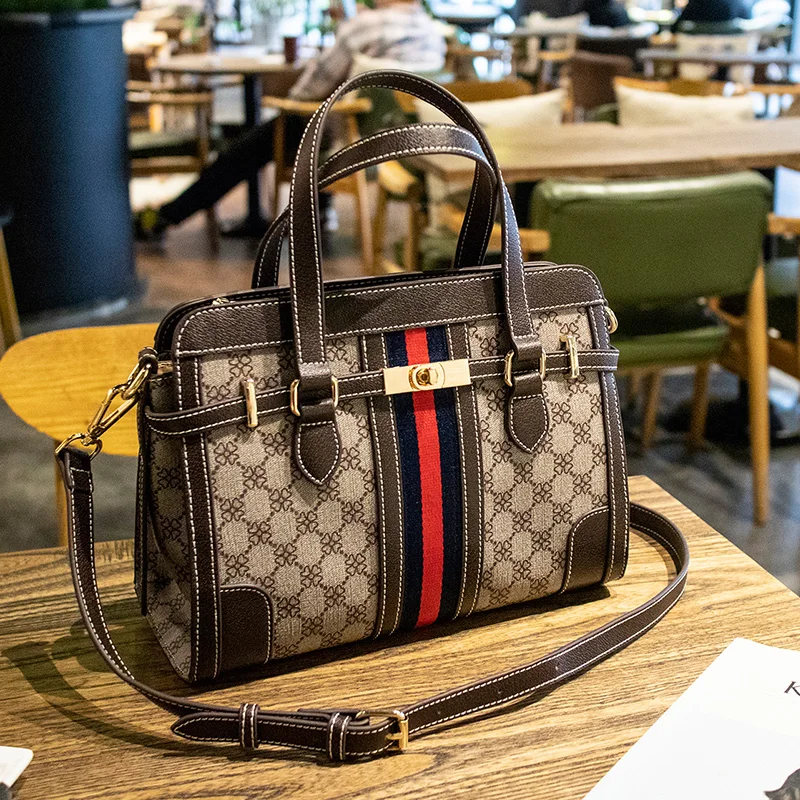 

World's Luxury design handbag new trend wild Messenger bag Personality print fashion atmosphere simple handbag shoulder bags