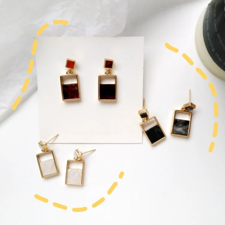 

Minimalist Hollowed out Square Clip on Earrings without Piercing Geometric Rectangle Slice No Ears Hole Clips Earrings