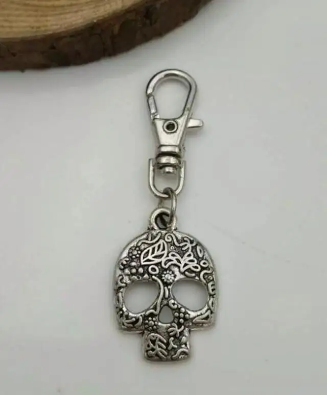 

Sugar skull Charm Keychain Vintage Silver Fashion Pendant For Car Key Ring Handbag Creative Gift Jewelry Accessories