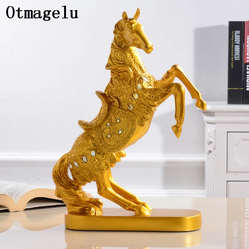 Goedkoop Oude Ontruimd Oorlog Paard Bruiloft Decoratie Beeldjes Miniaturen Hars dier Ornament Vintage Interieur Valentijnsdag Gift