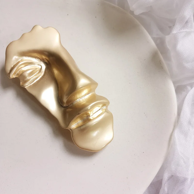 Exaggeration-Gold-color-alloy-Half-face-Brooch-Unisex-personality-large-Brooches-Pins-high-quality-Jewelry-Clothing (1)