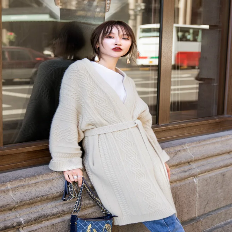 Net red sweater coat female loose autumn and winter 2018 new long thick thick wool lazy wind cashmere knit cardigan Net red sweater coat female loose autumn and winter 2018 new long thick thick wool lazy wind cashmere knit cardigan
