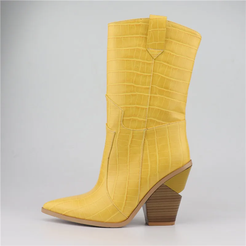 Женские ботинки до середины икры в стиле ретро Buono Scarpe черные на танкетке