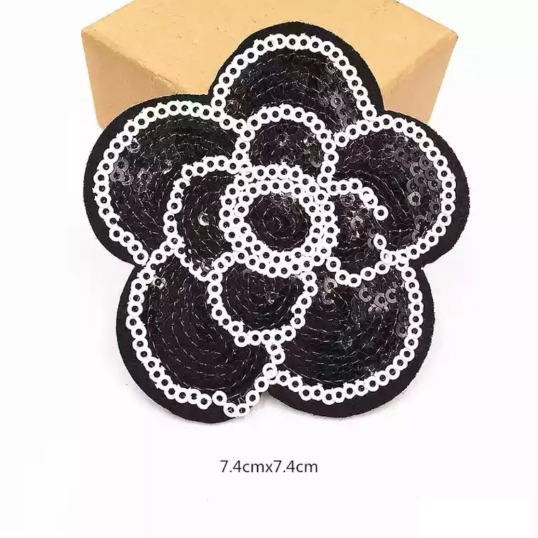 

10pcs/lot Sequins Flower Patch Iron on Embroidery Clothes Patches DIY Garment Motifs Sequin Fabric Appliques New 2018 decoration