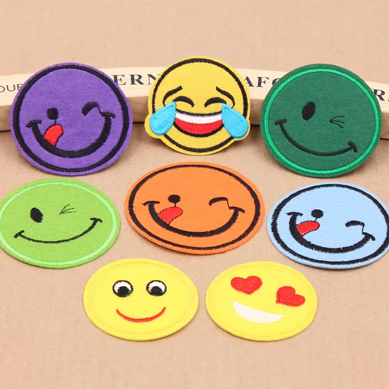 

2Pcs 31-62mm DIY Embroidered Emoji Patch Lot Kids Cartoon Motif Patches Smile Face Iron On Applique For Cloth Sticker