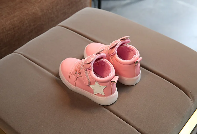 Для детей от 1 до 3 лет, модные детские короткие сапоги с подсветкой, светящиеся спортивные ботинки для мальчиков и девочек, Высококачественная мягкая обувь для новорожденных