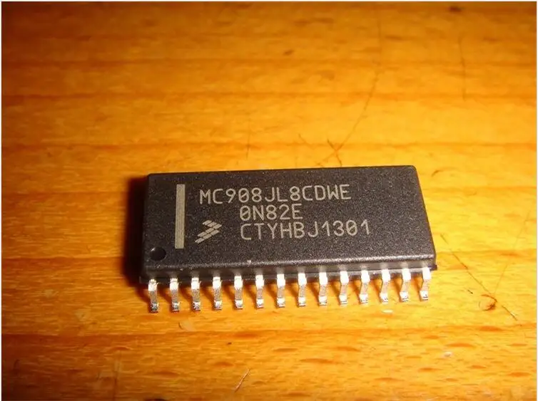 

10pcs/lot MC908JL8CDWE MC68HC908JL8 MC68HC908JL8CDWE