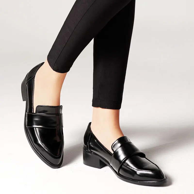 Туфли-оксфорды; женские повседневные лоферы; однотонные кожаные туфли на низком каблуке; цвет черный, белый; летние модные лоферы; удобная женская обувь для отдыха