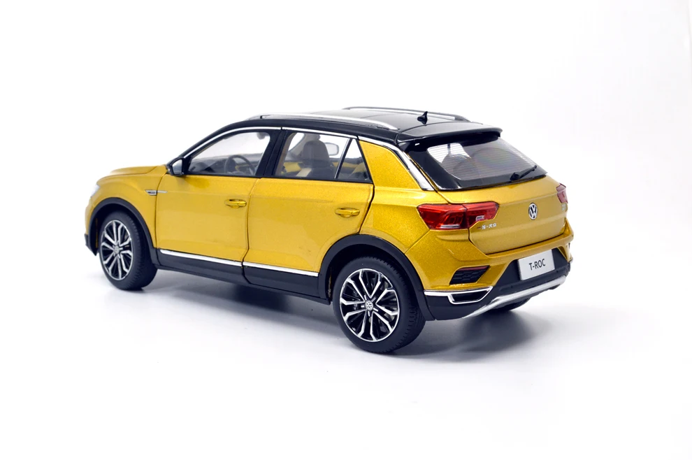 Модель Paudi 1/18 1:18 Масштаб VW Volkswagen T Roc Ограниченная серия Золотой Черный Топ литая под давлением модель автомобиля игрушка модель автомобиля открываются двери