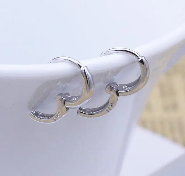 OMHXZJ Модные очаровательные мужские ювелирные изделия для девушек милые гладкие маленькие сережки-гвоздики из 925 пробы серебра YS48
