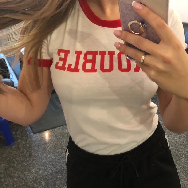 Женская свободная футболка с буквенным принтом TROUBLE Повседневная Красная