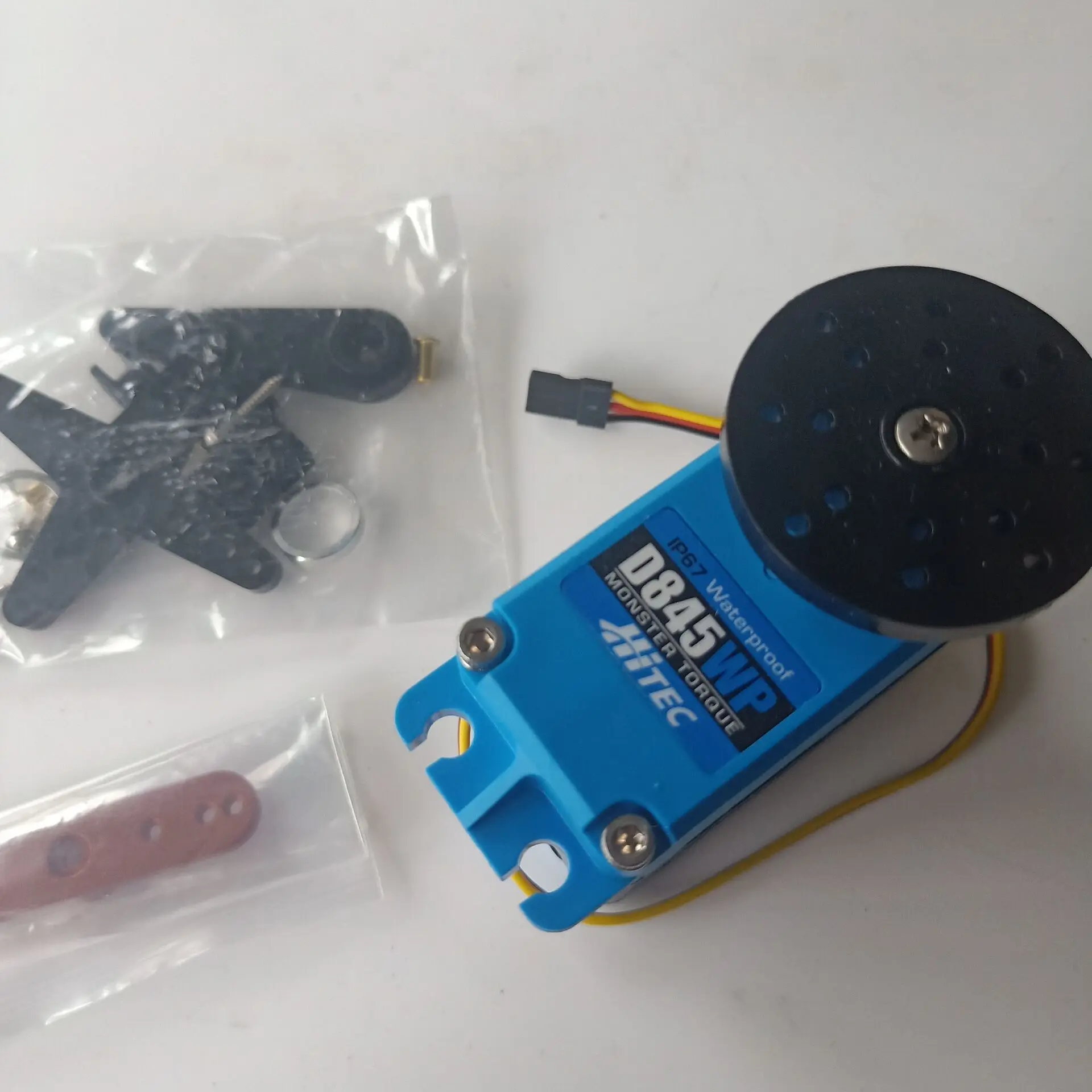 hitec rc servos