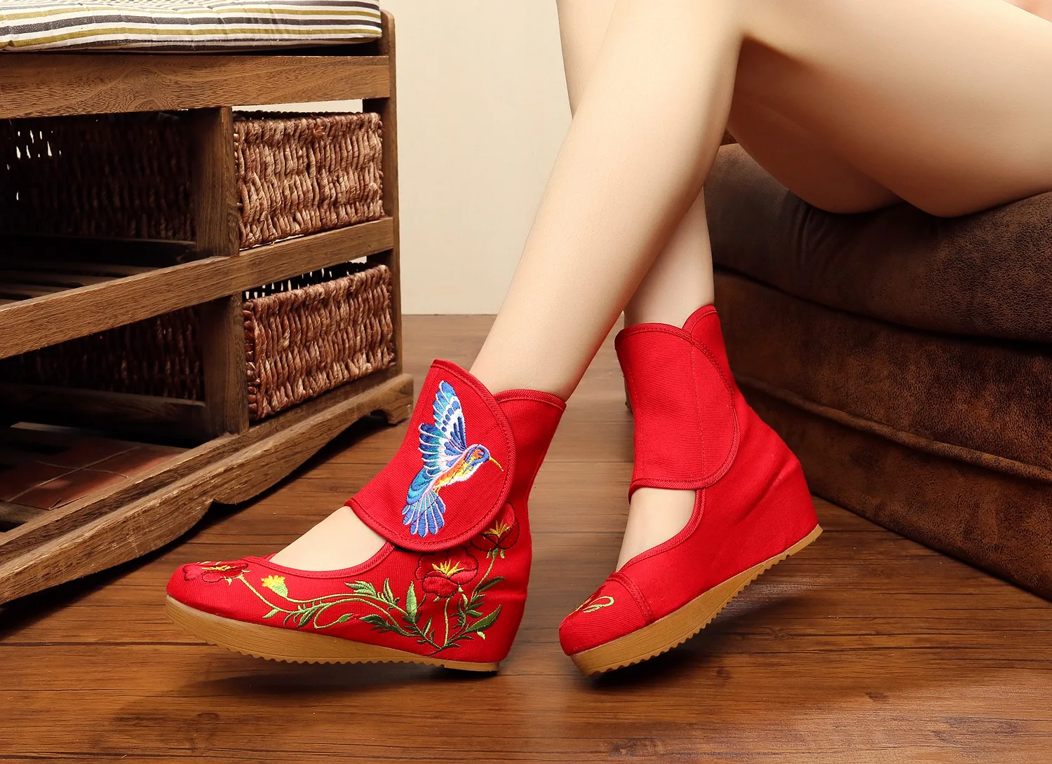 Женская обувь бежевого цвета с цветами и птицами в китайском стиле; благородная обувь mary jane на плоской подошве 5 см с вышивкой; Женская Тканевая обувь на мягкой подошве