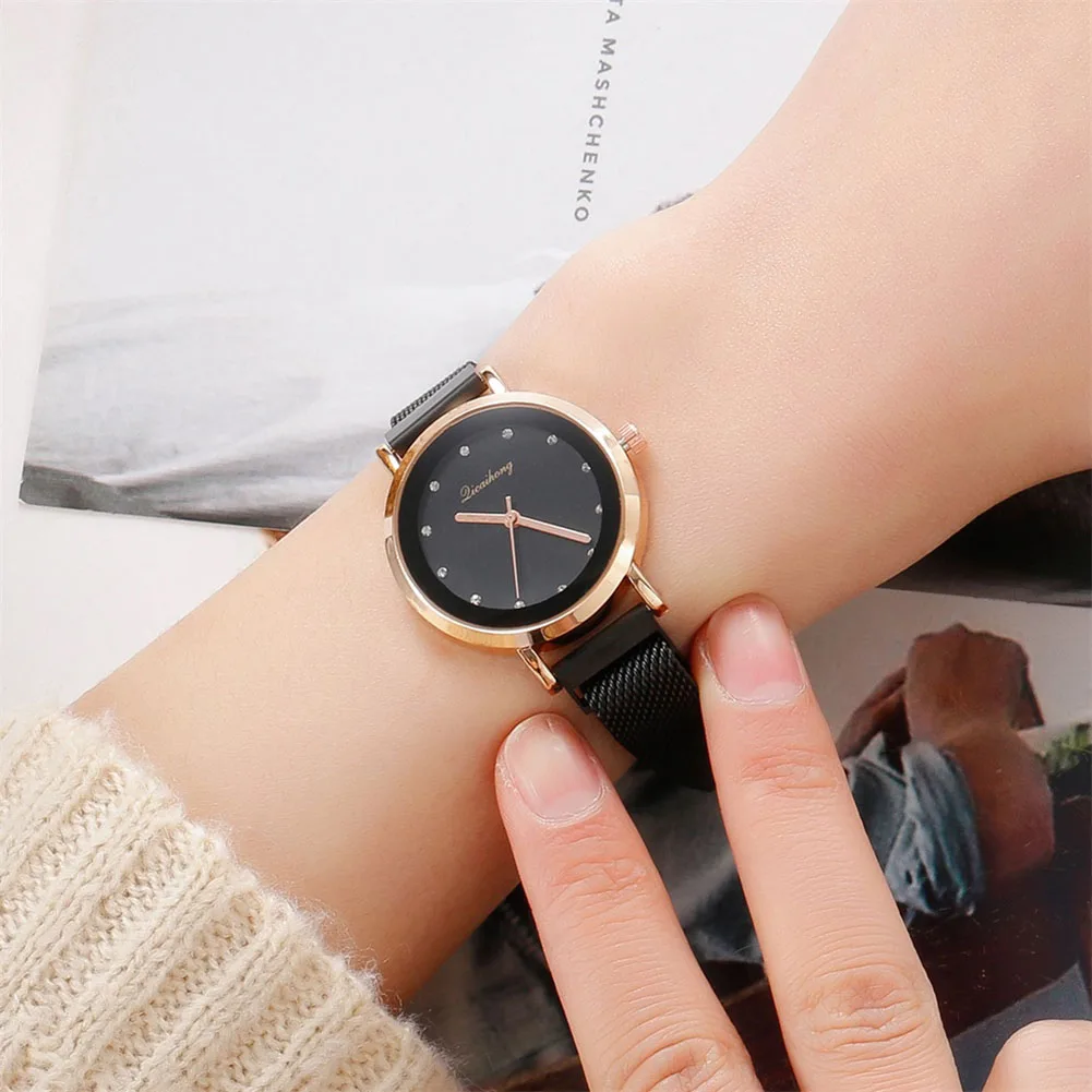 

Women Simple Analog Quartz Watch Gold Case with Alloy Net Strap @M23