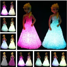 Детские Игрушки Куклы Для Девочек Анна Elsa Игрушки Куклы Лед Снег королева 7 LED Цвет Изменение Лампы Night Light Equestria Девушки Подарок fw014
