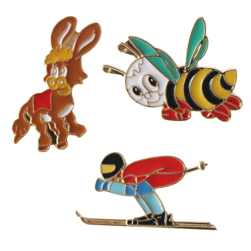 دبابيس شارة معدنية المينا جميل الكرتون التزلج للنساء فتاة لطيف الحصان تحلق النحل دبوس دبابيس على ظهره حقيبة الملبس شوز