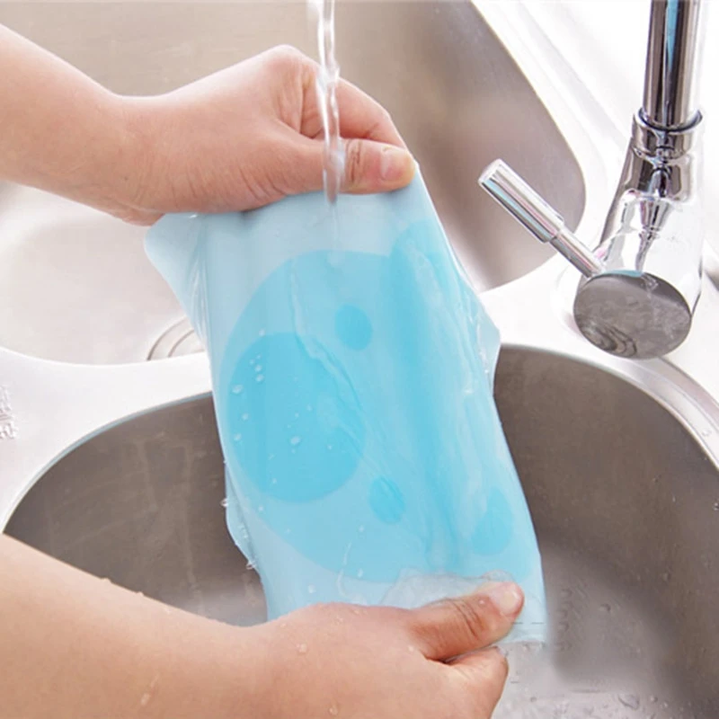 Cute-Cartoon-Bear-Multifunctional-Silicone-Wrap-Seal-Cover-for-Microwave-Oven-Refrigerator-Blue_1_800x800