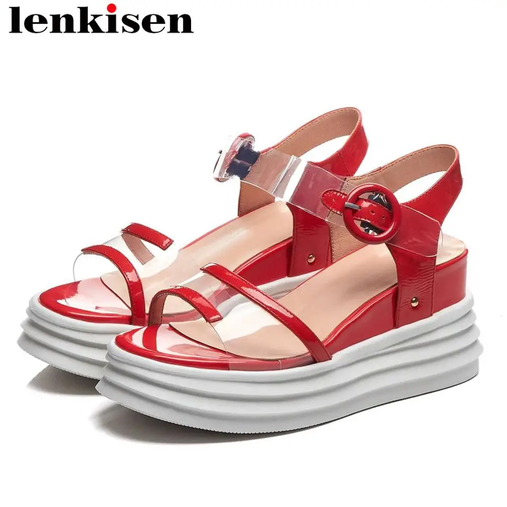 

Lenkisen simple style high bottom peep round toe buckle strap cow leather jelly shoes pvc material patchwork summer sandals L9f8