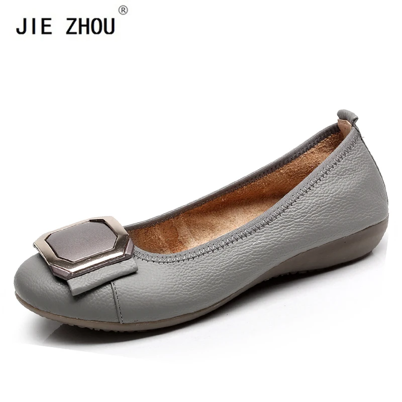 

New Arrival Fashion Shoes Woman Genuine Leather Women Flats Slip On Women's Loafers Female Moccasins Shoe Plus Size 35-43
