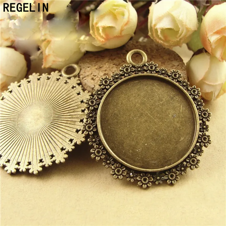 

REGELIN Flower Antique Bronze/Antique Silver Round pendant setting inner 30mm 10pcs/lot for Cabochon Beads Jewelry Accessories