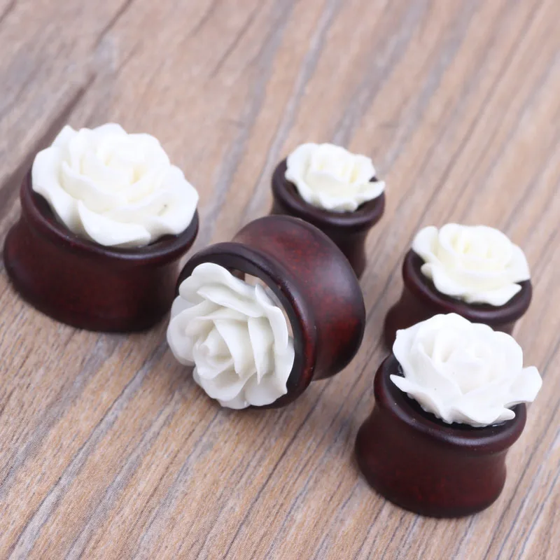 JUNLOWPY Flower Ear Plug Wood Flesh Tunnel Bamboo Ear Expanders Fashion Helix Piercing Plugs Tragus Earrings Body Jewelry 70pcs