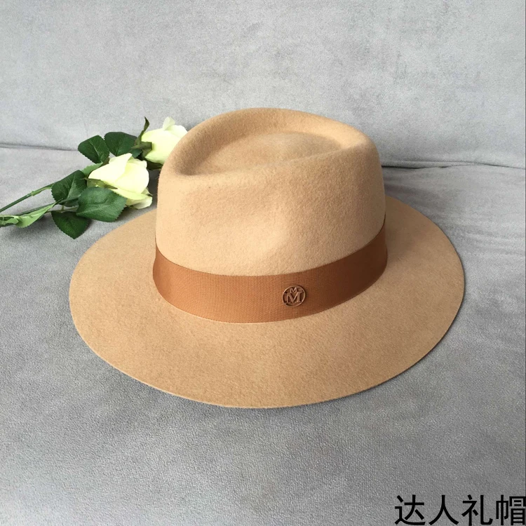 

New light camel double coffee metal logo the peach heart hat joker elegant lady hat big trip