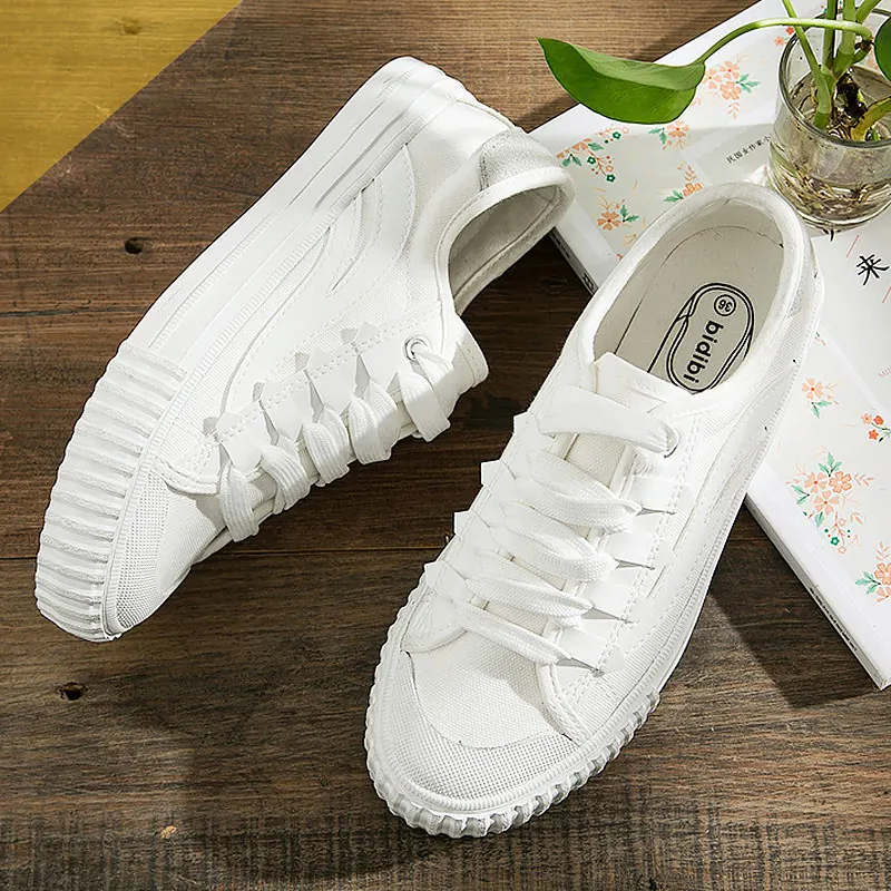 

Canvas shoes woman 2018 new ladies breathable Female shoes tenis feminino Women shoes sneakers Plus Size