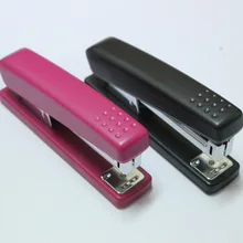 Новое поступление хорошее качество степлеры розовый черный портативный офисные принадлежности Степлеры