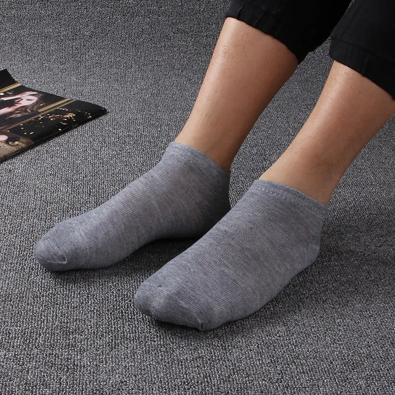 Мужские носки какие лучше для повседневной. Носки мужские Ekmen Cotton Rich Socks. Серые носки. Носки мужские серые. Носки мужские короткие серые.