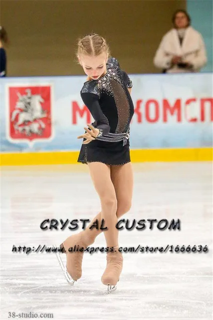 Robe de patinage artistique sur mesure sale