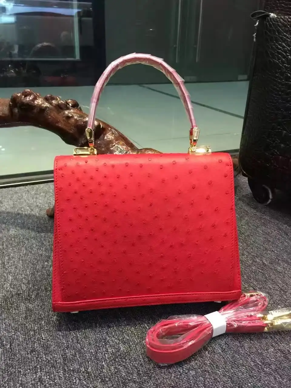 Рисунок 3 - Женская сумка-тоут из 100% натуральной кожи страуса