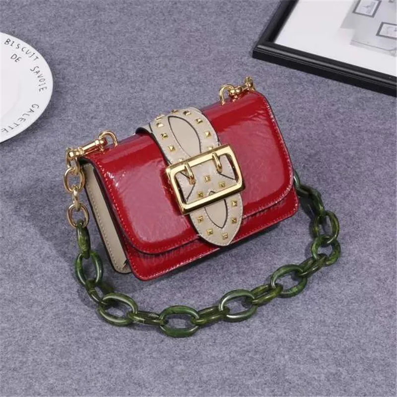 

Chic Chain Hand Clutch Bag 2019 Simple Casual Patent Real Leather Square Bag Wild Rivet Patent Leather Woman's Shoulder Bag
